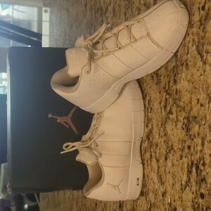 Air Jordan TE 2 Low girls athletic shoes